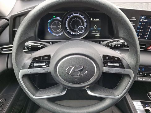 Used 2023 Hyundai Elantra Blue w/ Preferred Accessory Package image 18