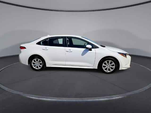 Used 2025 Toyota Corolla LE FWD image 9