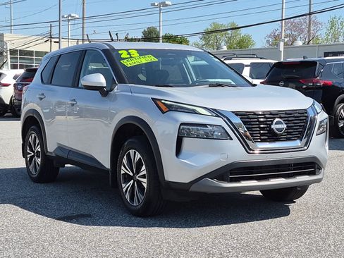 Used 2023 Nissan Rogue SV AWD/4WD image 2