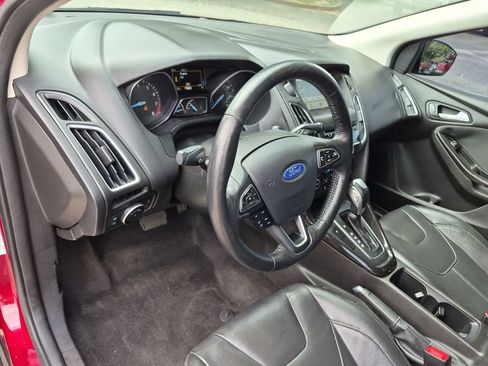 Used 2017 Ford Focus Titanium FWD image 34
