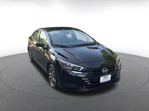 Used 2025 Nissan Versa SV FWD image 9
