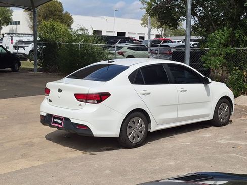 Used 2019 Kia Rio S FWD image 5