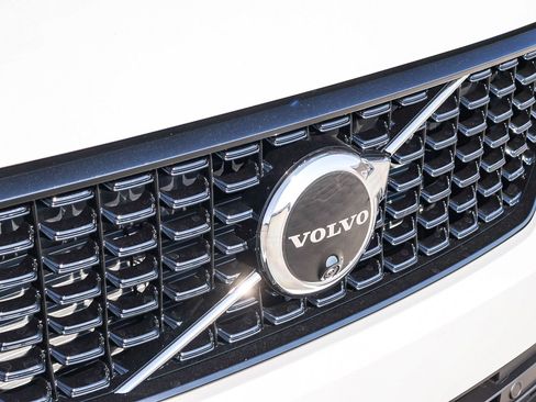 New 2026 Volvo XC40 B5 Plus w/ Protection Package Premier image 16