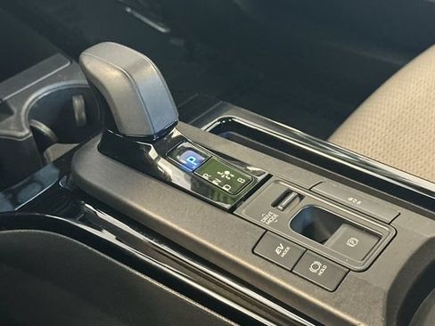 Used 2023 Toyota Prius LE FWD image 24