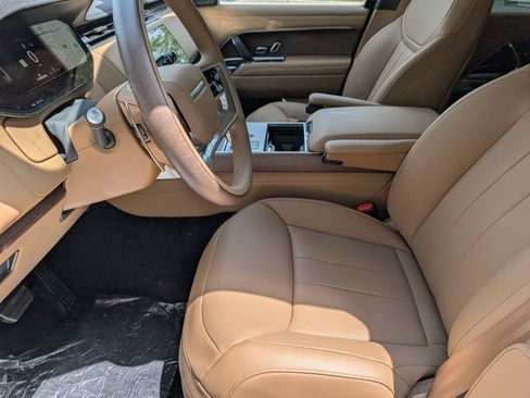 New 2026 Land Rover Range Rover Long Wheelbase SE AWD/4WD image 19