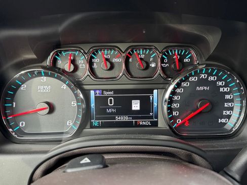 Used 2020 Chevrolet Suburban LT AWD/4WD image 8