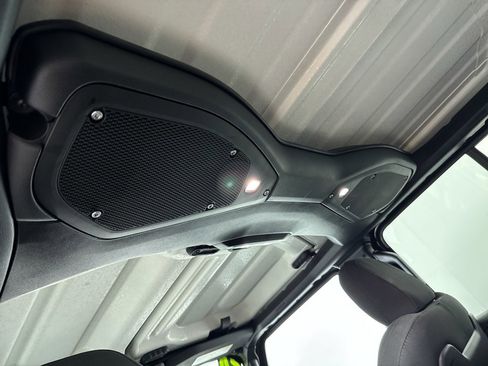 Used 2024 Jeep Wrangler Unlimited Rubicon 4xe image 32