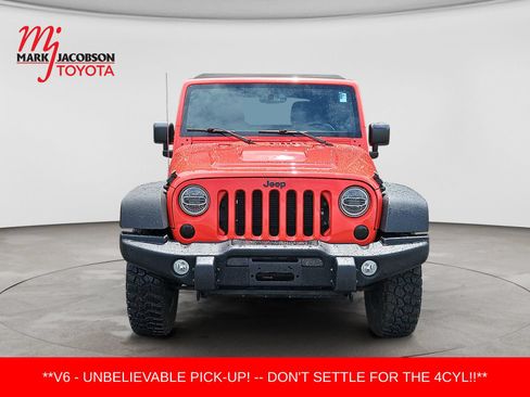 Used 2013 Jeep Wrangler Unlimited Sahara AWD/4WD image 2