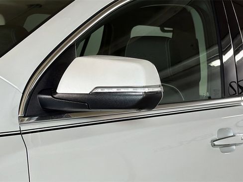 Used 2023 GMC Acadia Denali w/ Denali Ultimate Package image 5