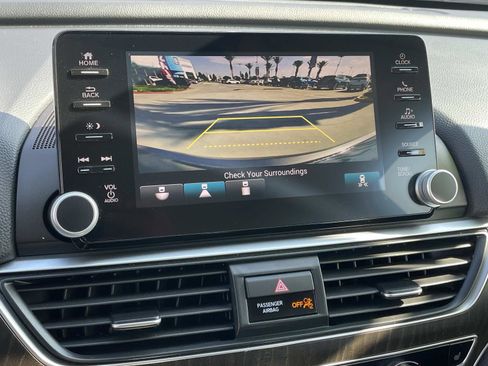 Used 2018 Honda Accord EX-L image 10