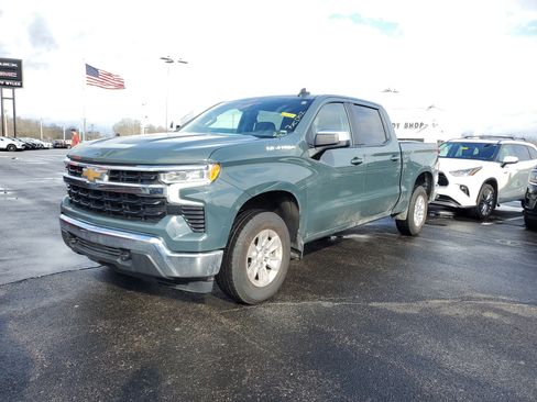 Used 2025 Chevrolet Silverado 1500 LT image 9