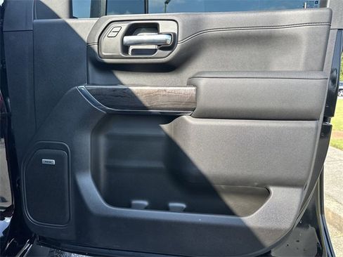 Used 2023 Chevrolet Silverado 2500 LTZ image 13