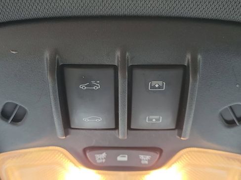 Used 2022 Chevrolet TrailBlazer RS w/ Sun and Liftgate Package FWD image 32