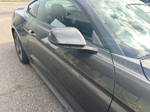 Certified 2017 Ford Mustang Coupe image 7