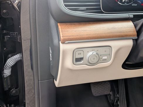 Used 2024 Mercedes-Benz GLE 350 4MATIC image 15