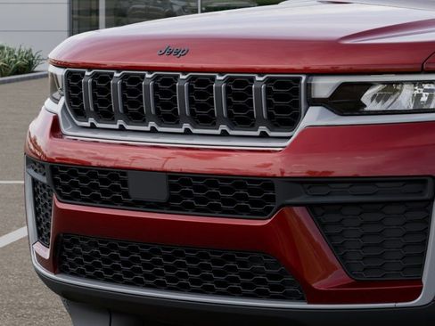 New 2026 Jeep Grand Cherokee Altitude RWD image 11