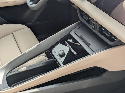 New 2025 Porsche Macan 4S Electric image 13