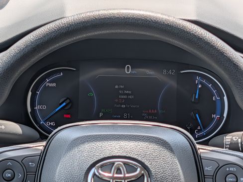 Used 2024 Toyota RAV4 XLE AWD/4WD image 20
