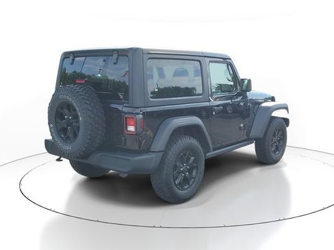 Used 2022 Jeep Wrangler Sport AWD/4WD image 3