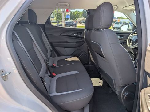 Used 2023 Chevrolet TrailBlazer LT FWD image 17