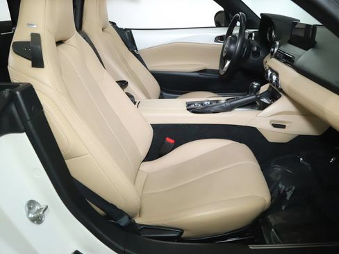 Used 2024 MAZDA MX-5 Miata Grand Touring RWD image 32