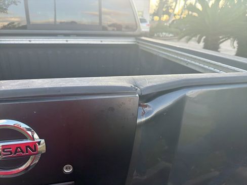 Used 2010 Nissan Titan SE w/ SE Premium Utility Pkg image 13