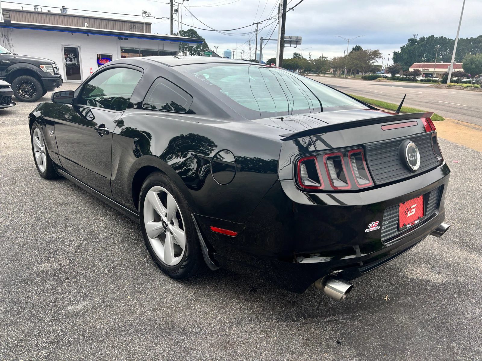 Used 2013 Ford Mustang GT RWD image 5
