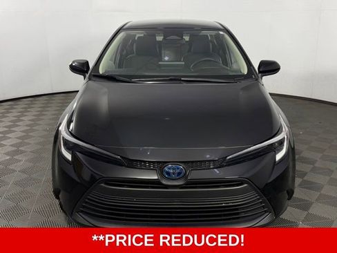 Used 2024 Toyota Corolla LE image 2