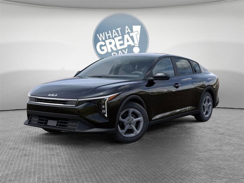 New 2025 Kia K4 LXS image 1