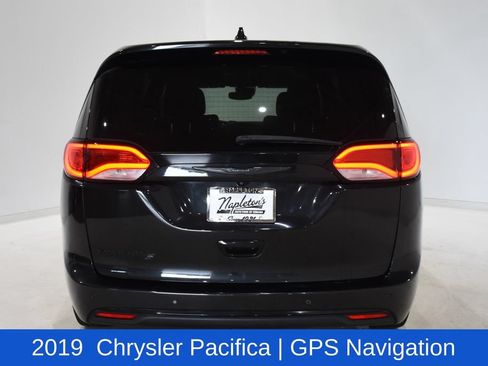 Used 2019 Chrysler Pacifica Touring Plus w/ Advanced Safetytec Group FWD image 5