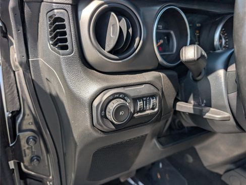 Used 2022 Jeep Wrangler Unlimited Sport AWD/4WD image 20