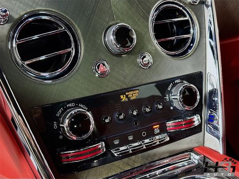 Used 2019 Rolls-Royce Cullinan image 13