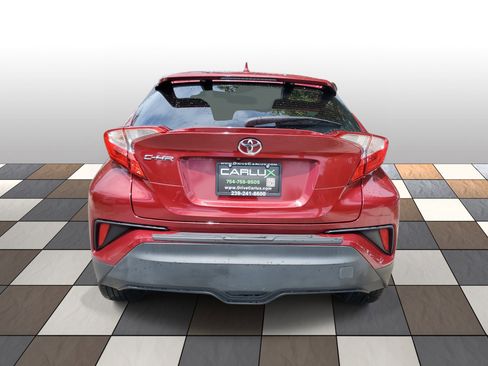Used 2018 Toyota C-HR XLE image 5