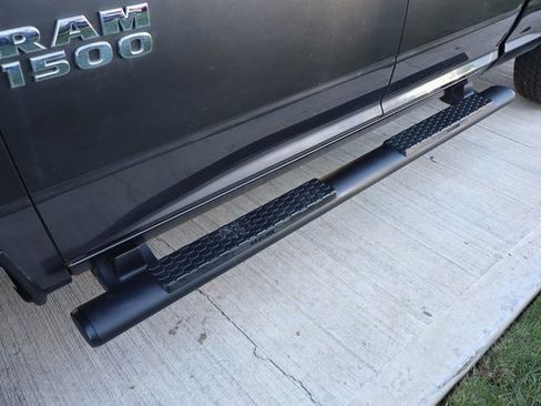 Used 2017 RAM 1500 Express image 26