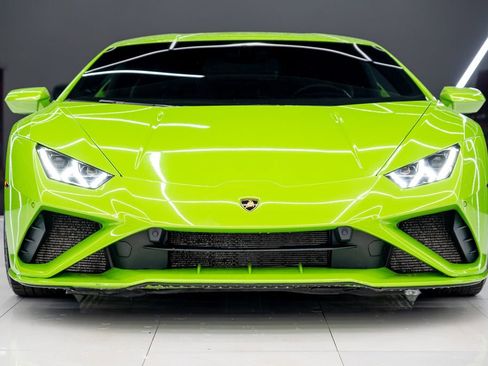 Used 2021 Lamborghini Huracan EVO RWD image 2