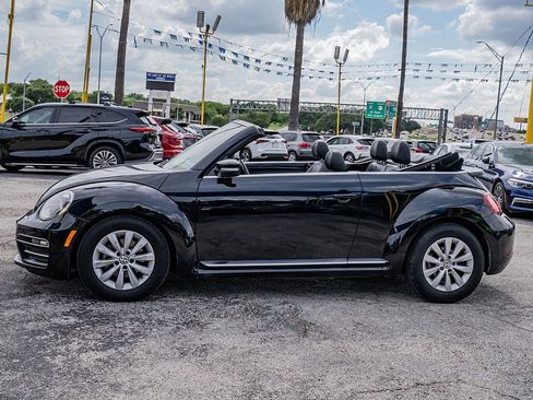 Used 2019 Volkswagen Beetle 2.0T SE FWD image 16