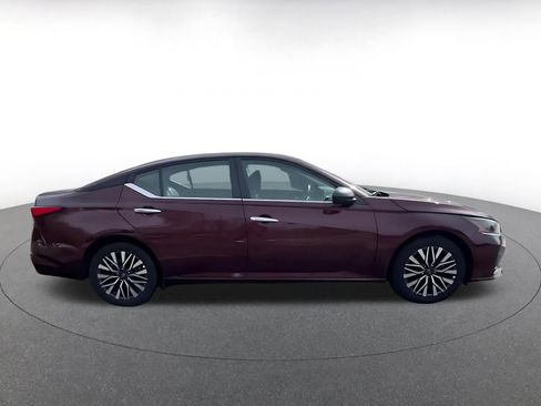 Used 2025 Nissan Altima 2.5 SV image 15