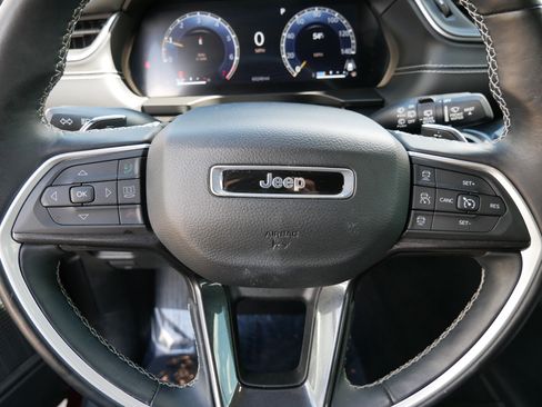 Used 2022 Jeep Grand Cherokee L Laredo AWD/4WD image 18