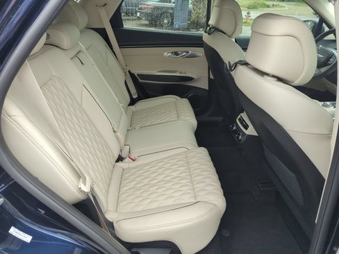 Used 2023 Genesis GV70 3.5T Sport w/ Sport Prestige Package AWD/4WD image 34