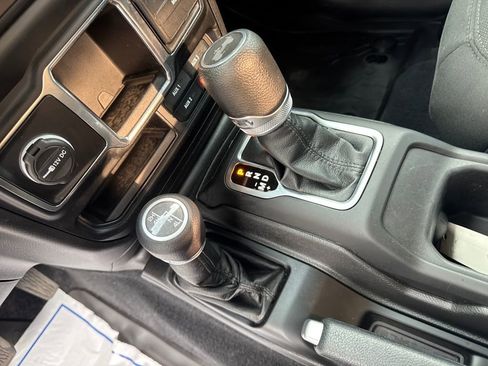 Used 2022 Jeep Wrangler Unlimited Sport image 23