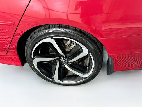 Used 2018 Honda Accord Sport image 11