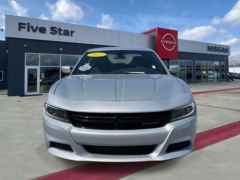 Used 2022 Dodge Charger SXT RWD image 2