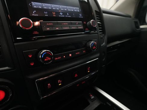 Used 2024 Nissan Titan SV w/ SV Convenience Package AWD/4WD image 20