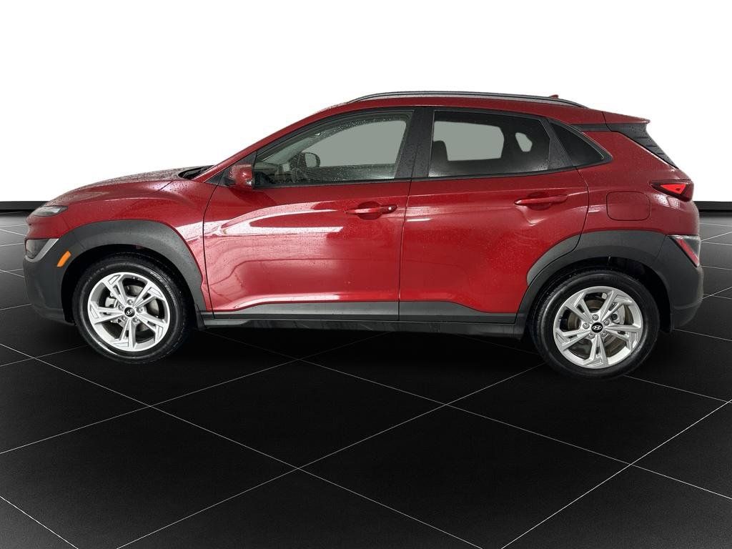 Used 2022 Hyundai Kona SEL w/ Cargo Package FWD image 2
