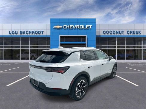 New 2026 Chevrolet Equinox EV LT image 8