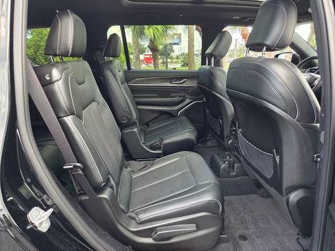 Used 2023 Jeep Grand Cherokee L Overland RWD image 17