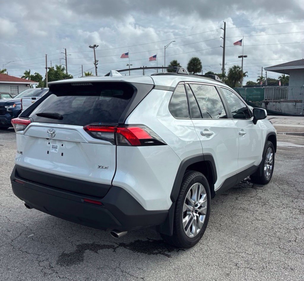 Used 2025 Toyota RAV4 XLE Premium FWD image 7