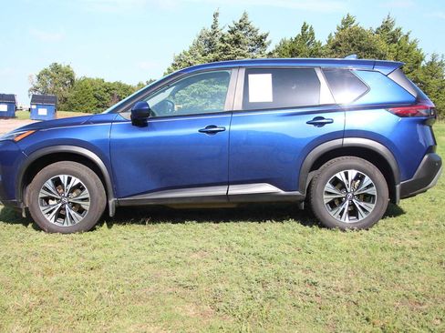 Used 2023 Nissan Rogue SV FWD image 6