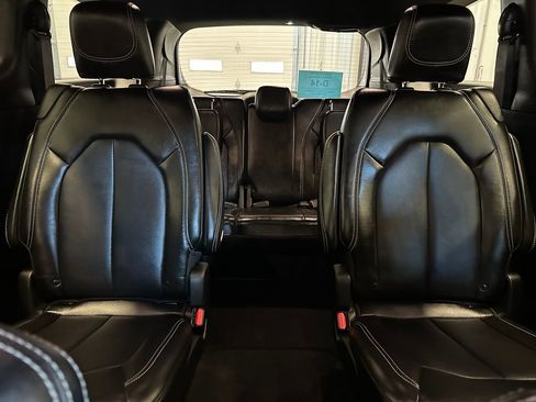 Used 2025 Chrysler Pacifica Select FWD image 28