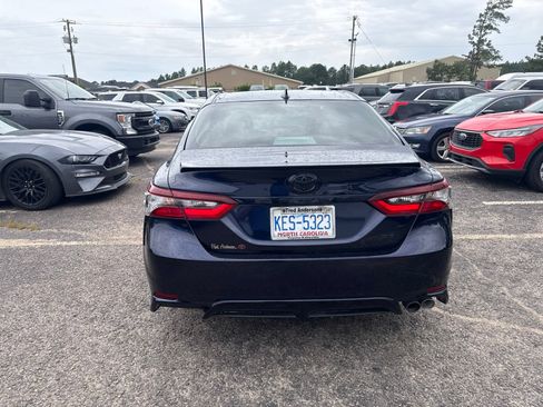 Used 2022 Toyota Camry SE FWD image 6